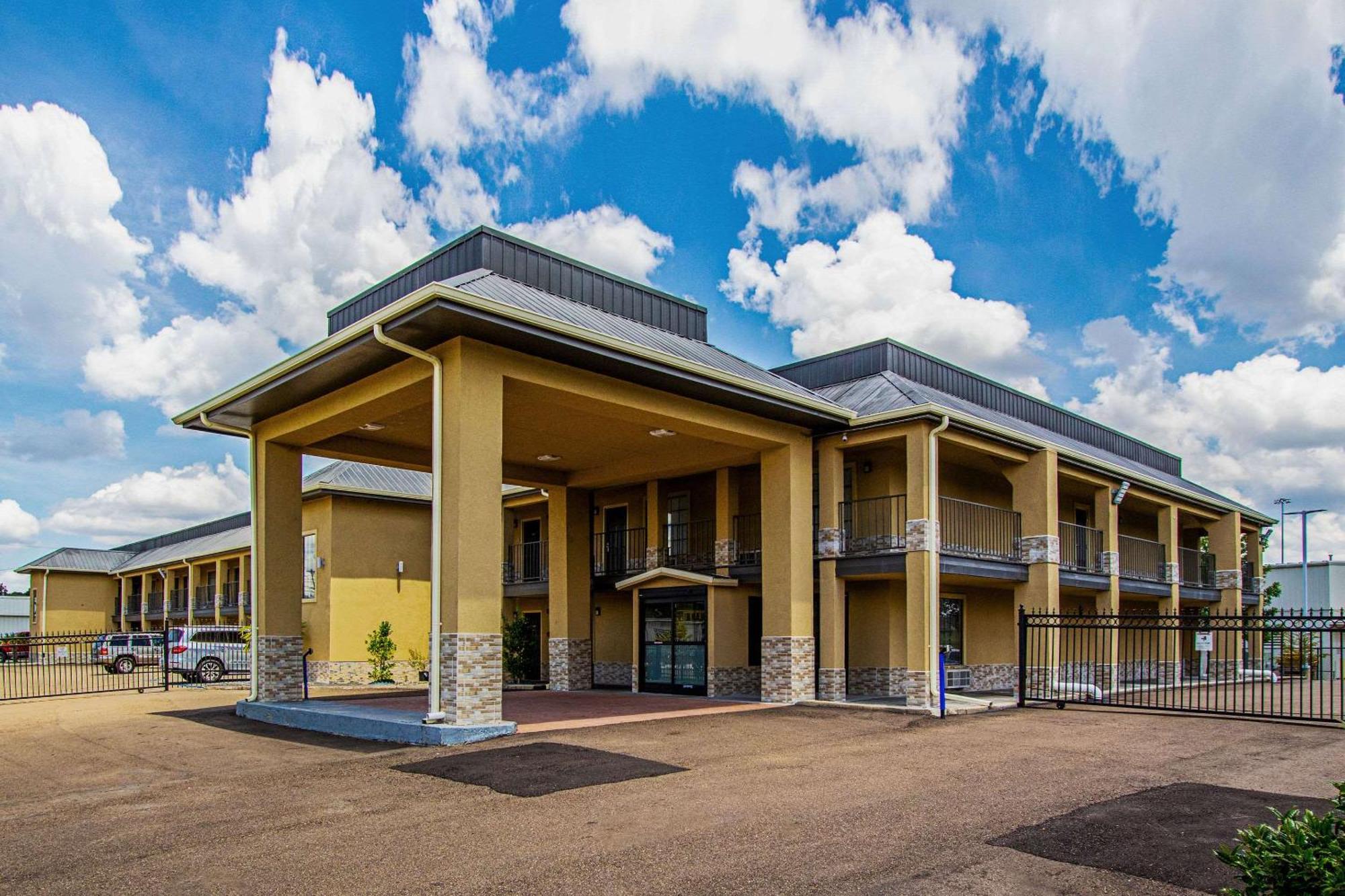 Hotel Super 8 By Wyndham Jackson Ms Zewnętrze zdjęcie